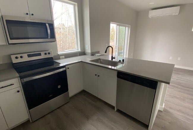 Photo - NEWER HOME FOR RENT!