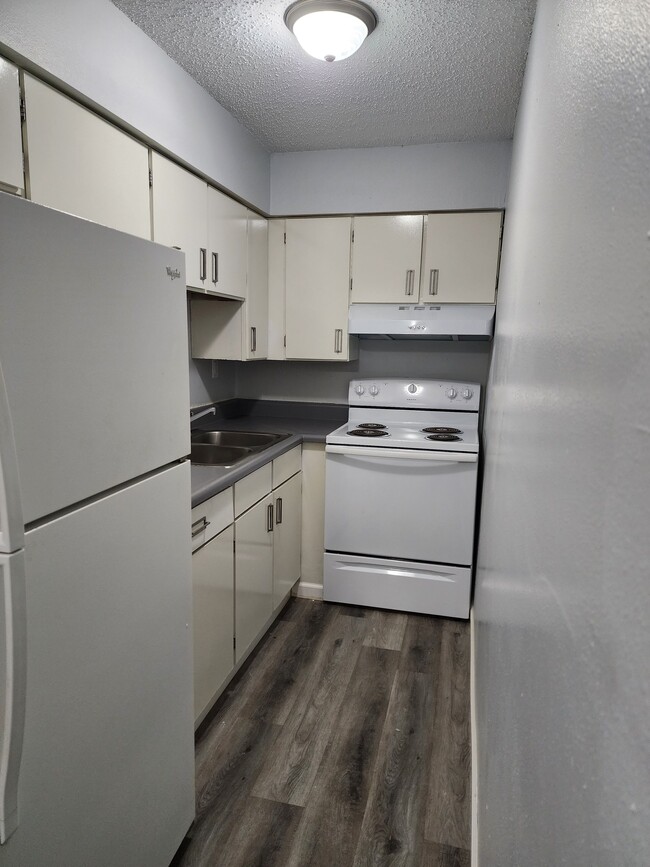 Photo - 102 Oak St Unidad #1