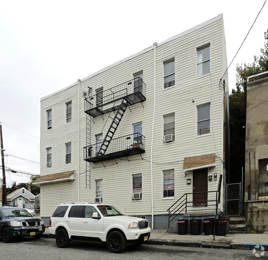 Photo - 11-13 Washington Ave