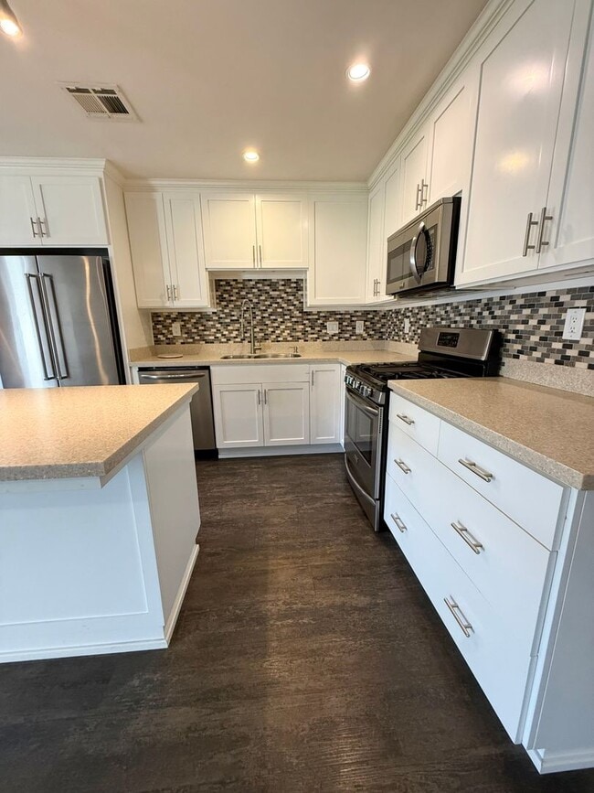 Photo - Beautiful 3 Bedroom 2 Bath Single Family Home AVAILABLE NOW!!