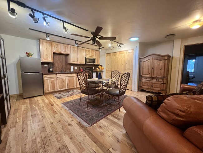Building Photo - 3575 N Brookside Ln Unit 1