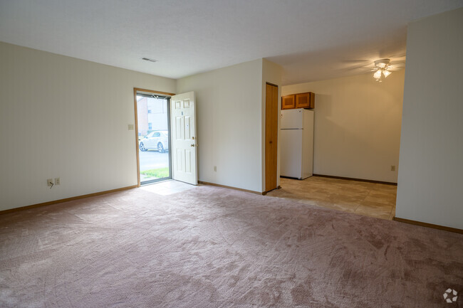 Building Photo - 1408 Bowie Trail Unit D Rental