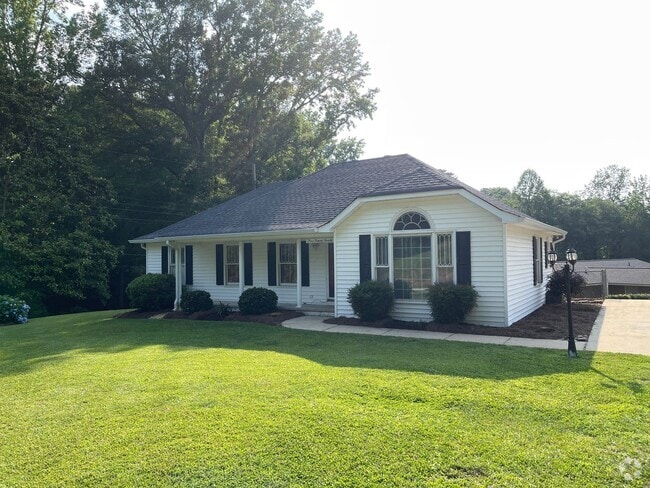 Building Photo - Cute Stepless Ranch Rental