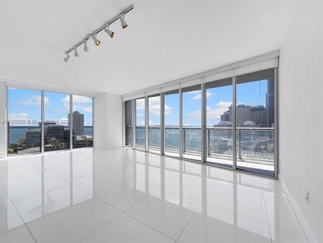 Building Photo - 495 Brickell Ave Unit 495 Brickell Ave  1801 Rental