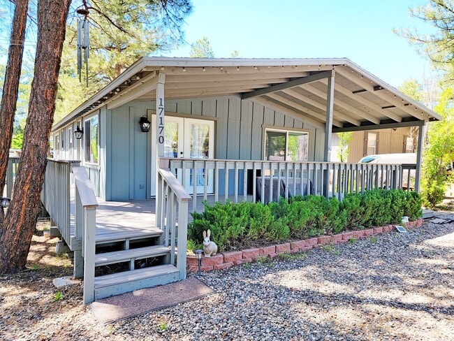 3 Bedroom 2 Bath in Munds Park with AC! - 3 Bedroom 2 Bath in Munds Park with AC! House