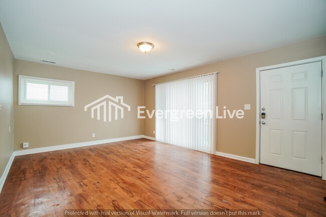 Photo - 2074 Woodland Ave