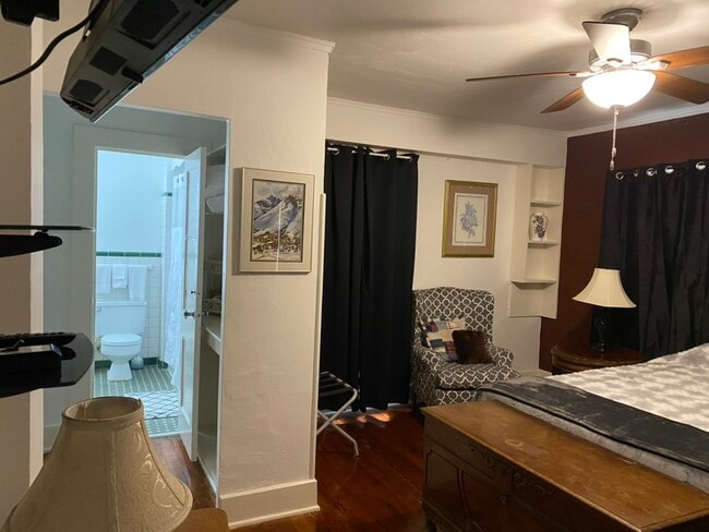C penthouse master bathroom - Deland Marigold