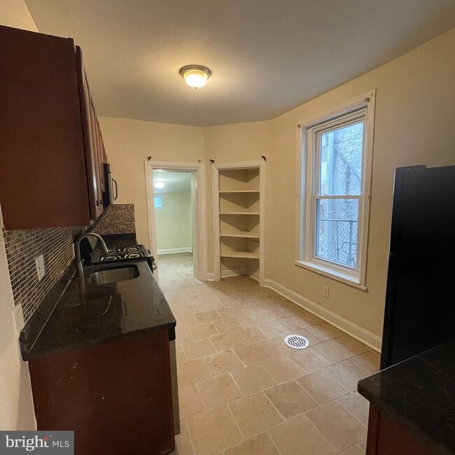 Photo - 2214 W Berks St