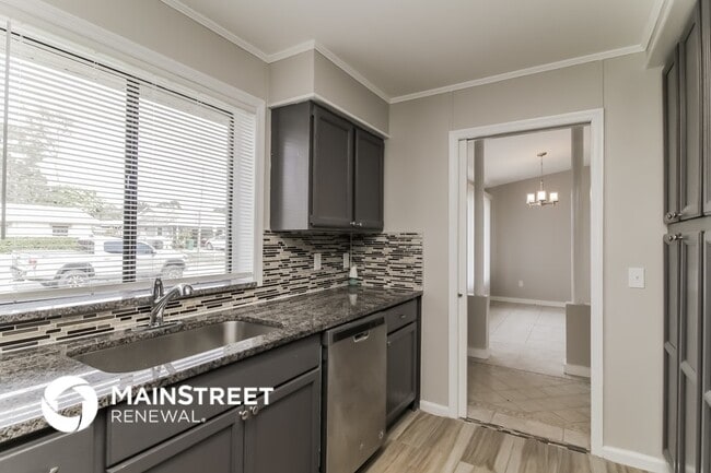 Photo - 4833 Hawley Rd