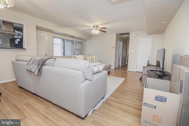 Building Photo - 5478 Cedar Ln Unit A4