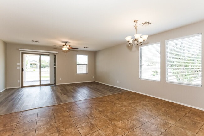 1126 E Daniella Dr