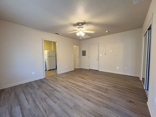 Photo - Cute Studio in Downtown Lodi Unidad 8