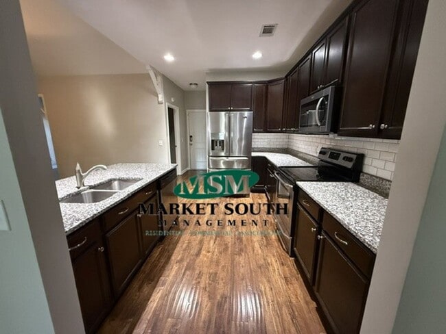 Photo - BEAUTIFUL WAVERLY HOME! AVAILABLE JULY 1- APPOINTMENT NEEDED TO VIEW