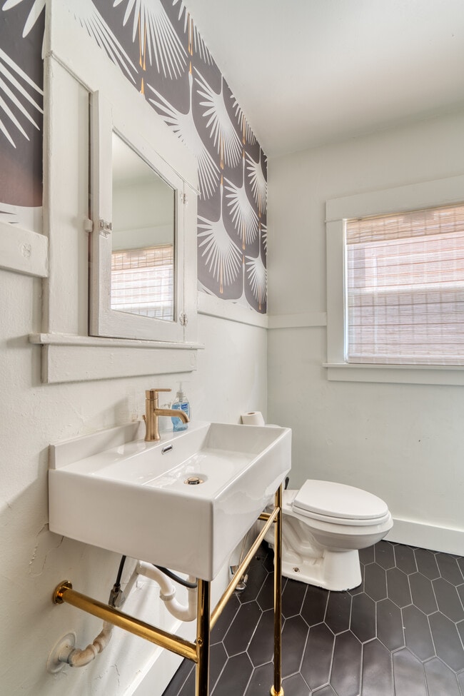 Photo - 2215 SE Powell Blvd Unit 1