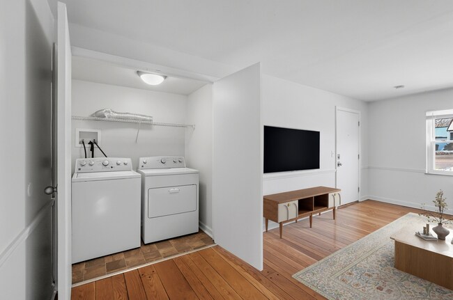 2B Escenario (4).jpg - 5623-5631 Beechmont