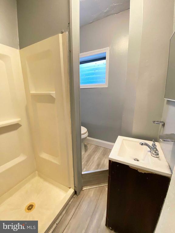 Photo - 3050 Hartville St