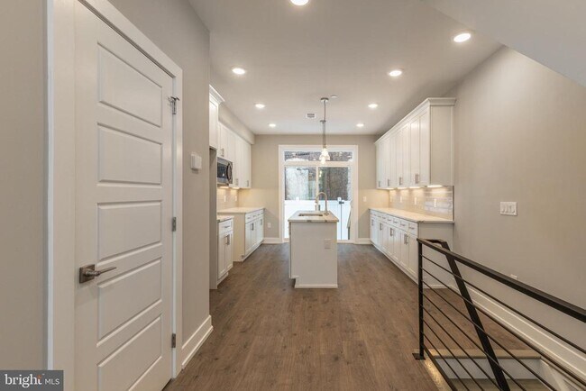 Photo - 135 W Huntingdon St Unit 1