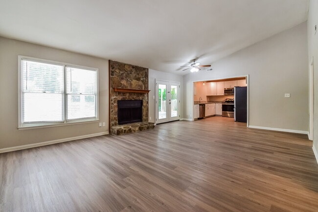 Photo - 303 Morgans Turn