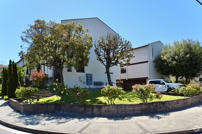 Building Photo - Charming 2-bedroom condo - Mission San Jos...