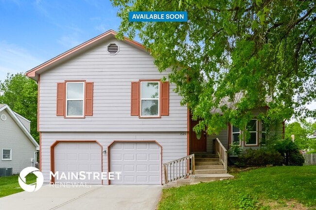 Photo - 1520 E Wells Fargo Dr House