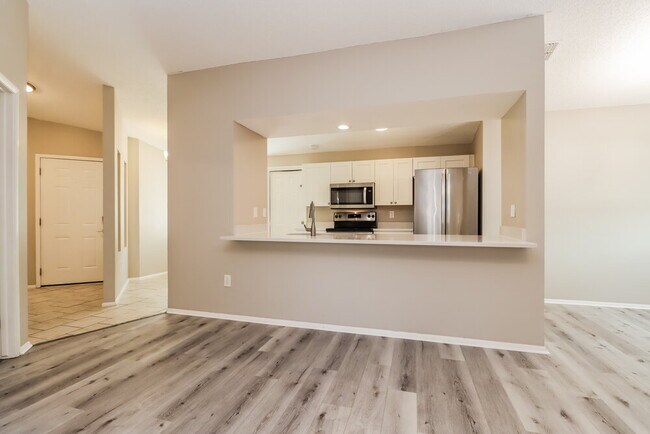 Photo - 633 Timber Bay Cir W