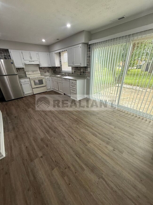 Photo - 3107 Glenridge Cir