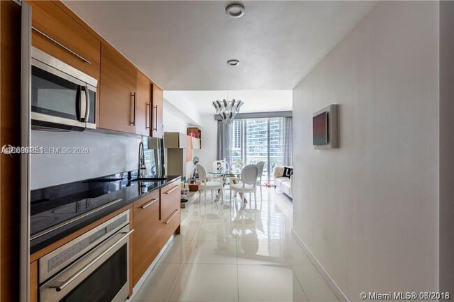 Photo - 465 Brickell Ave Unidad 604