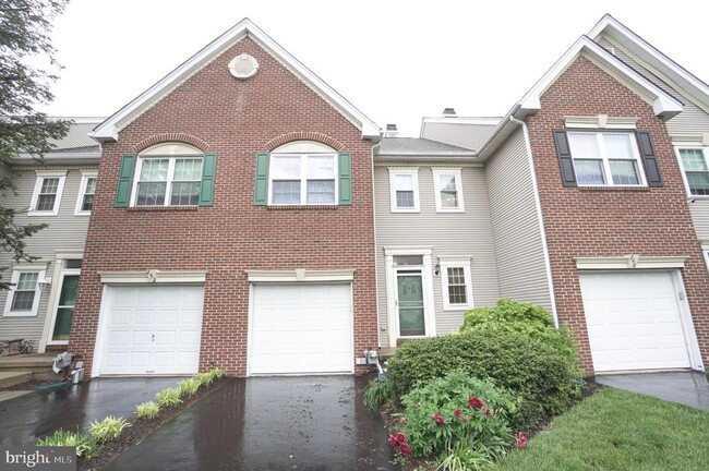 Photo - 250 Lookout Pl Townhome