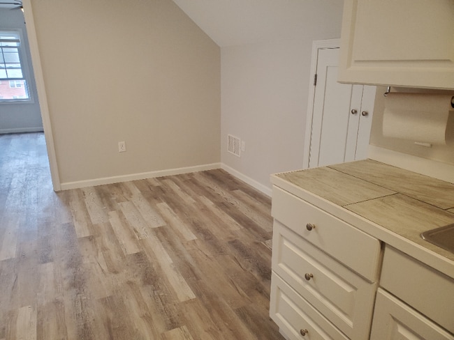 Photo - 115 Clay St Unit 2nd Floor