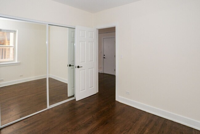 Photo - 5054 N Winchester Ave Unidad 1