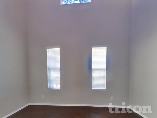 Photo - 43113 59th St W