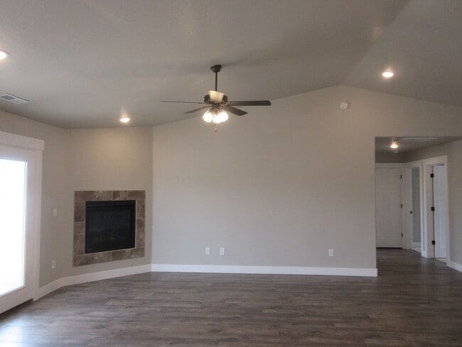 Photo - Newer 3 bedroom, 2 bath, one level home in Sycamore Trail