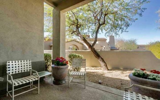 Building Photo - Elegant Grayhawk Townhome - Resort-style L...