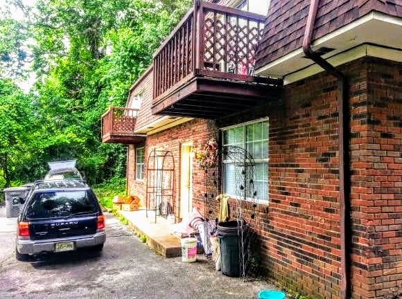 Unidades inferiores (primavera; antes de la renovación) - 1004 Derwood Ct Unidad 1