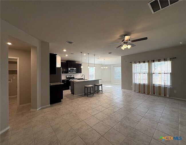 Photo - 2418 Corradino St