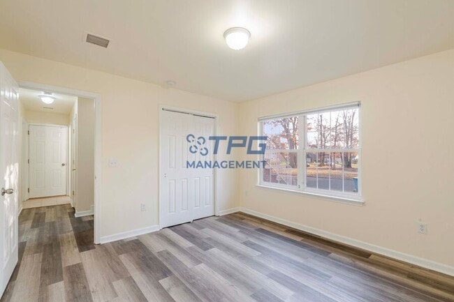 Photo - 33 Viking Ave