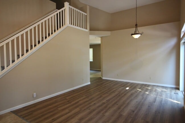 Building Photo - 4 Bedroom Home in Cloverdale