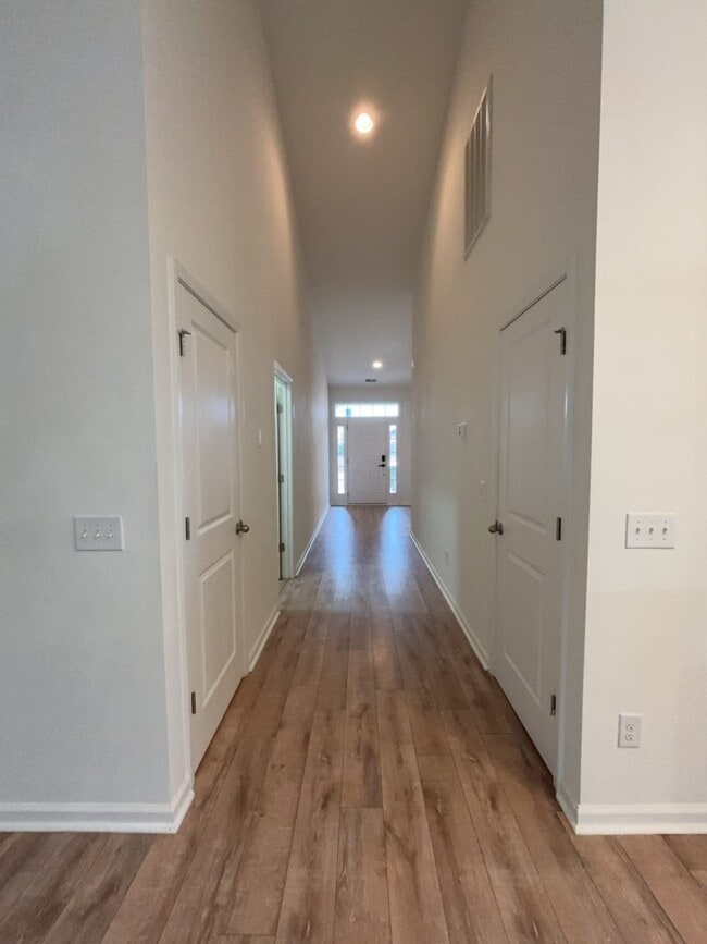 Photo - 3084 Adventure Way