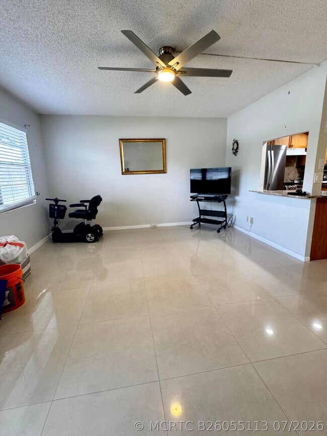 Photo - 1036 Harwood D Unit 1036