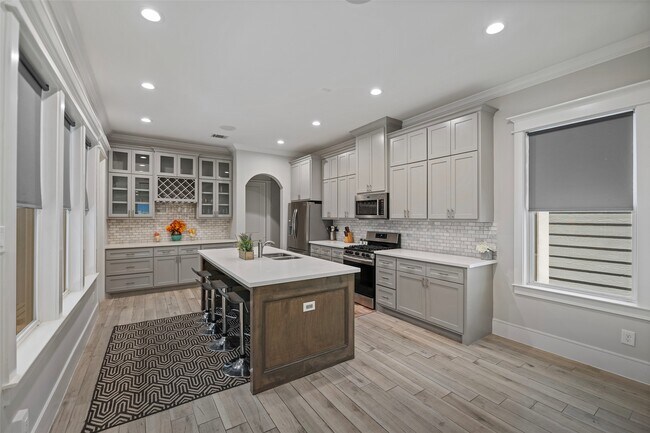 Photo - 6533 Castlebay Dr