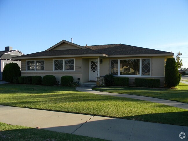 Building Photo - 1104 E Everett Pl Rental