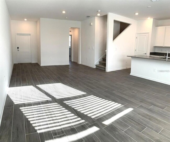 Photo - 10696 Words Dr