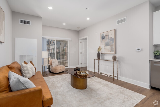 1BR, 1BA - 760SF - Living Room