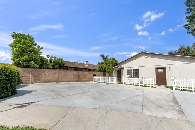 Photo - 7134 Yarmouth Ave