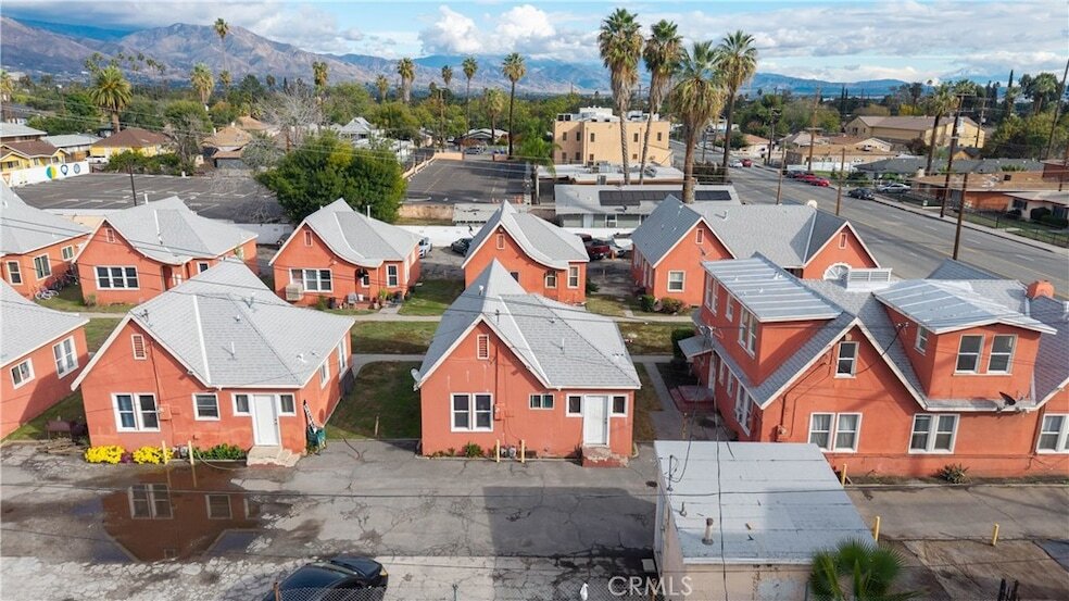 Photo - 260 W 9th St