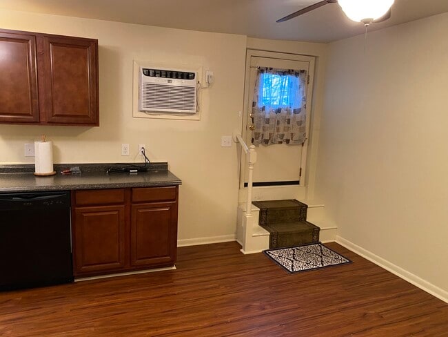Photo - 129 State St Unit Apt 2