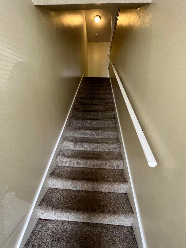 Photo - 204 Johnson Ct