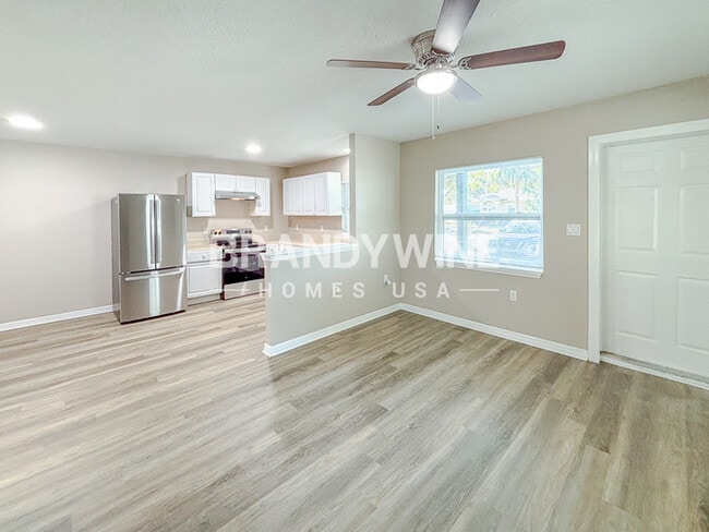 Photo - 2911 6th Ave S