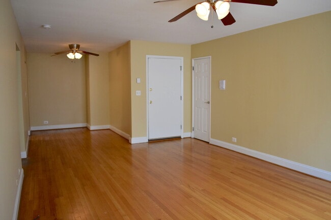 Photo - 1951 Euclid Ave Unidad 102