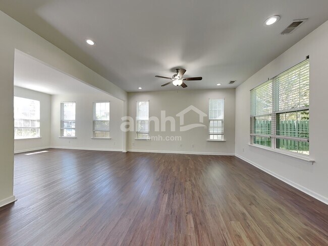 Photo - 95 Gentry Way